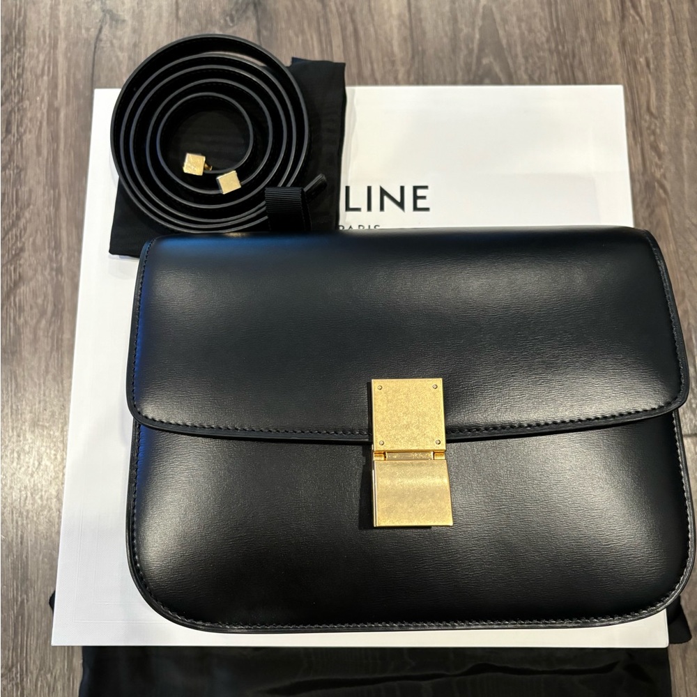 Celine Classic Box Bag in black Medium size